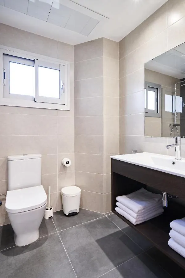 ברצלונה Aparthotel Augusta 3*,  ספרד