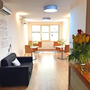  Auberge de jeunesse Bruc